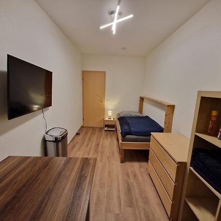 Einzelzimmer In Ruhiger Lage --- Check-In Mit Schluesselkasten Meppen Eksteriør bilde