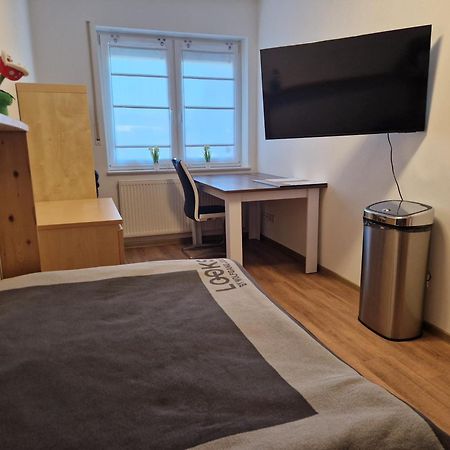 Einzelzimmer In Ruhiger Lage --- Check-In Mit Schluesselkasten Meppen Eksteriør bilde